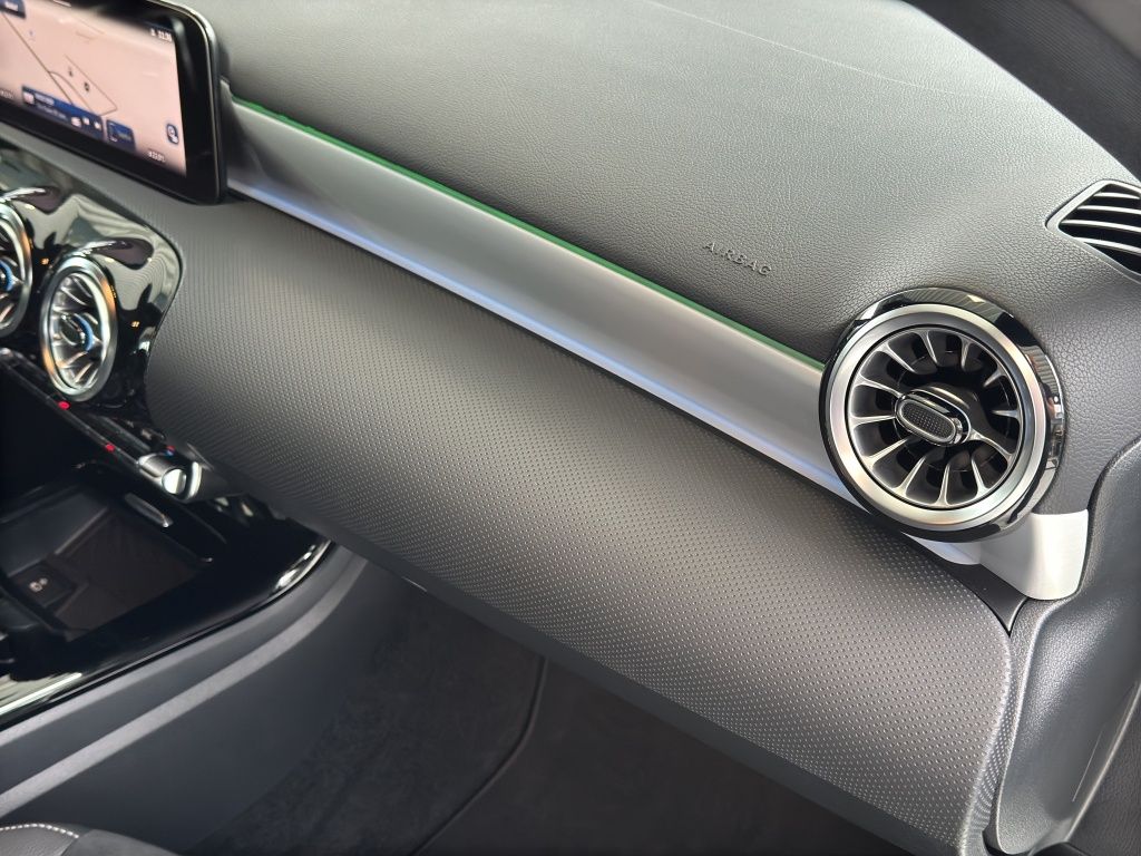 Fahrzeugabbildung Mercedes-Benz A 200 AHK*Navi*Fernlichtass.*LED*PDC*Sportp.*AUT