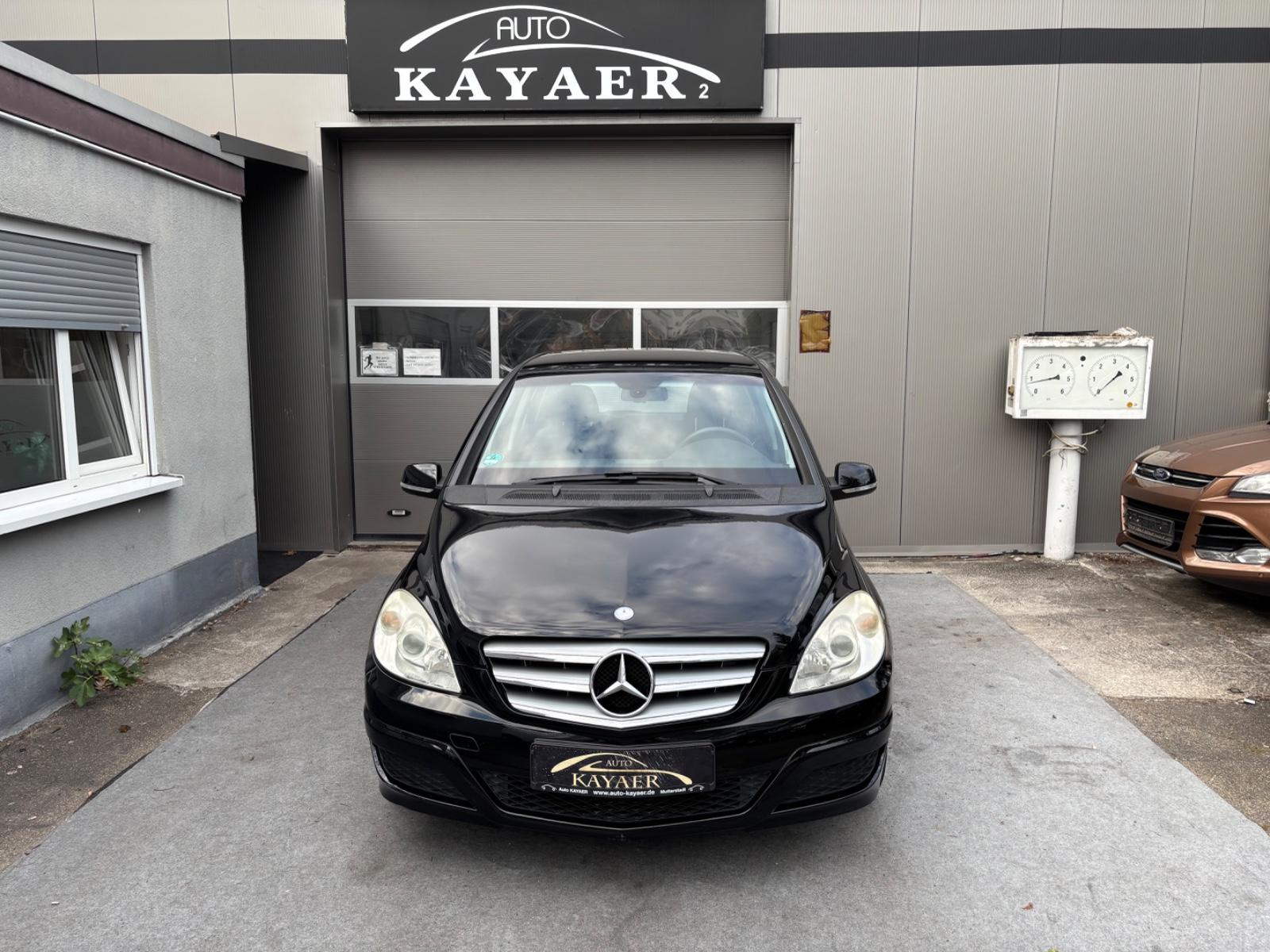 Mercedes-Benz B 160 AUTOMATIK-TEILLEDER-NAVI
