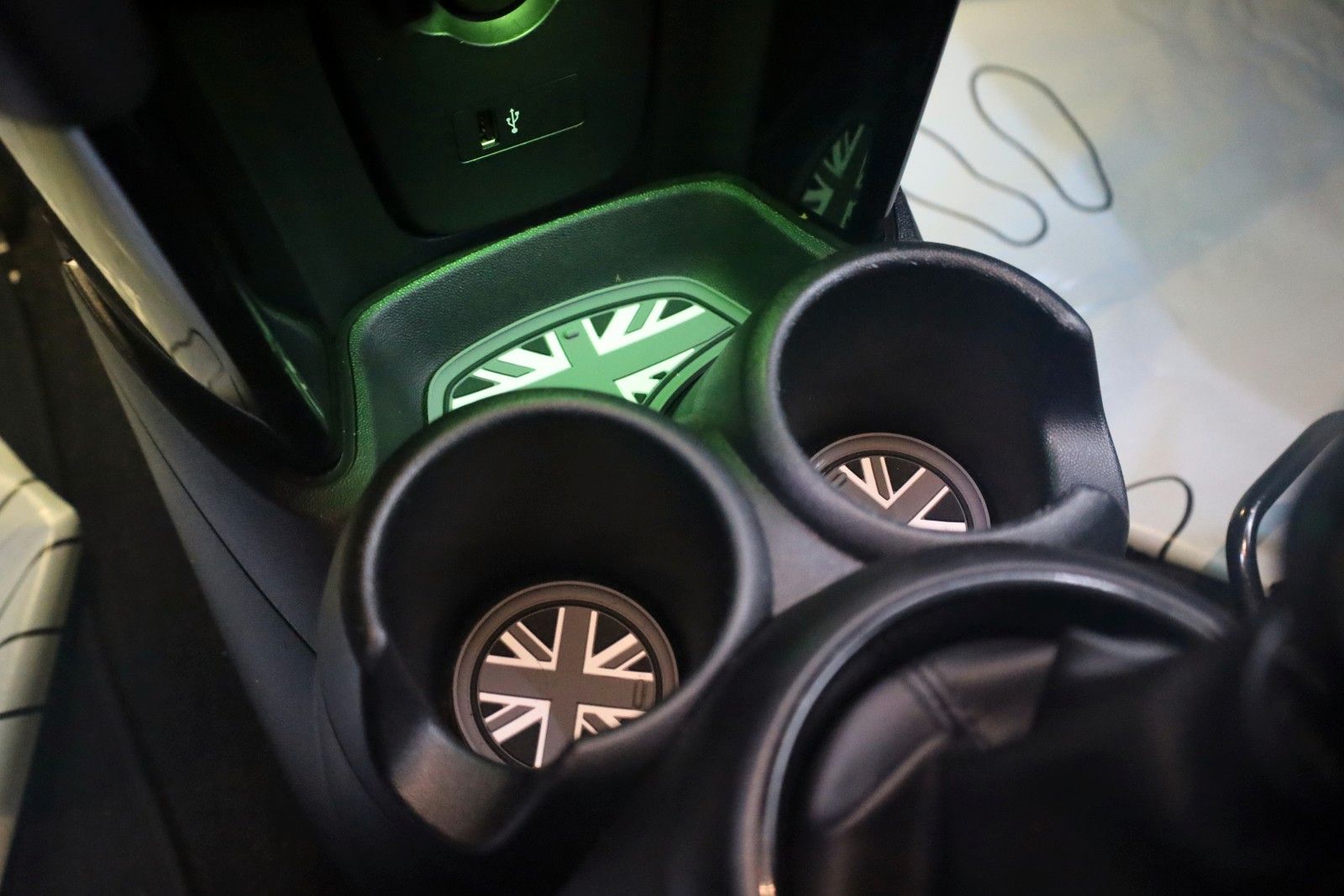 Fahrzeugabbildung MINI COOPER S 3-trg. Leder,Navi,LED,SH,Carplay +WR