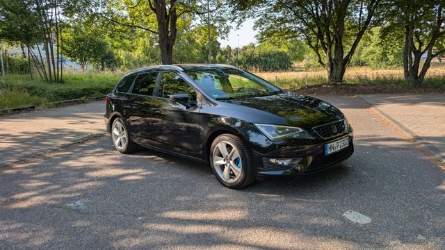 SEAT Leon ST 1.8 TSI 132kW Start&amp;Stop FR Leder LED