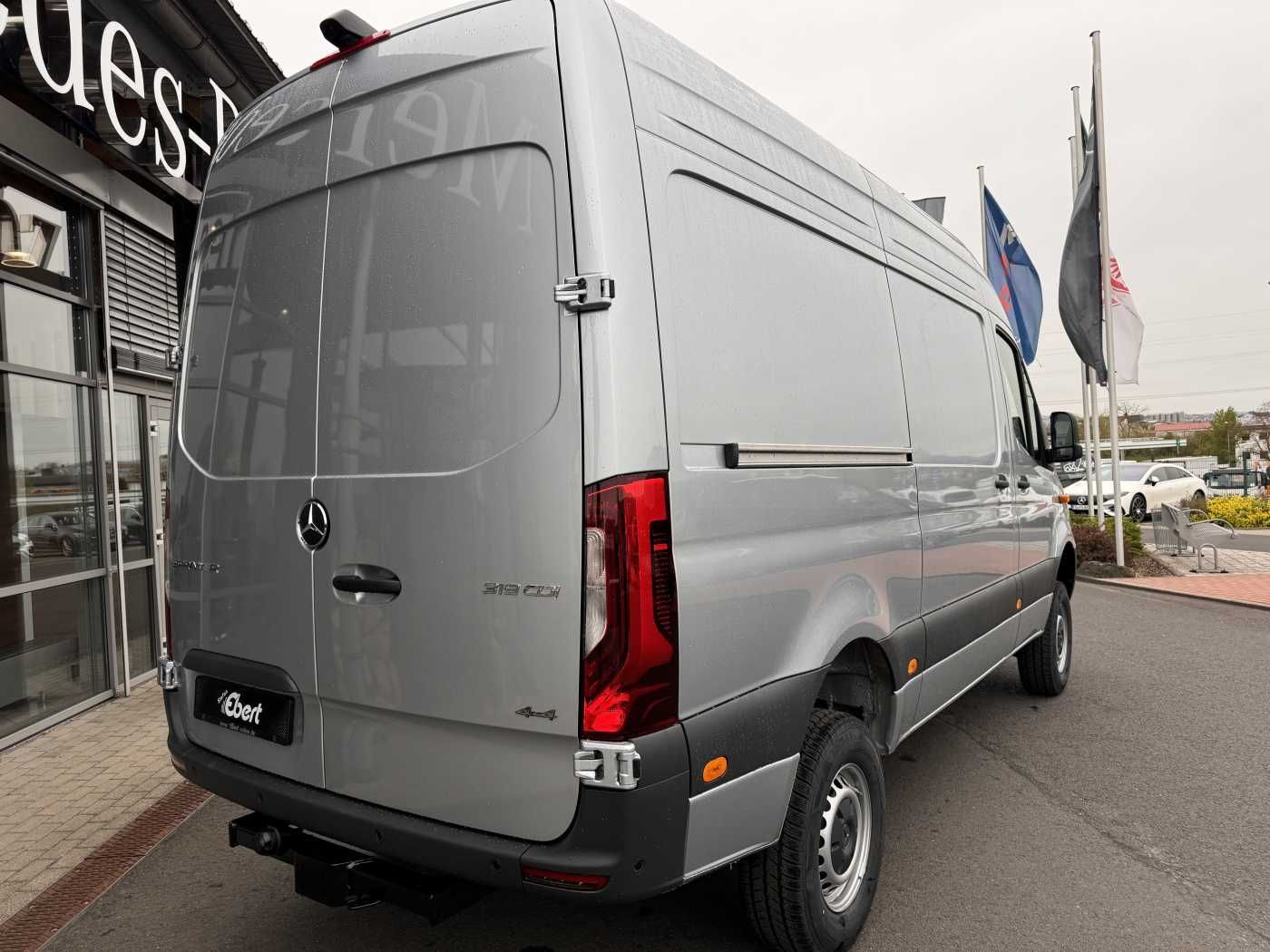 Fahrzeugabbildung Mercedes-Benz Sprinter 319 CDI 4x4 3665 Klima Standheiz AHK