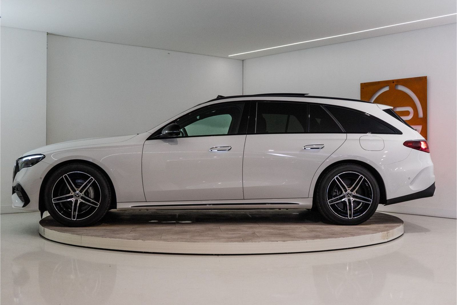 Mercedes-Benz E 300 Estate e Premium AMG 313PK | Pano | Sfeer imagem 2