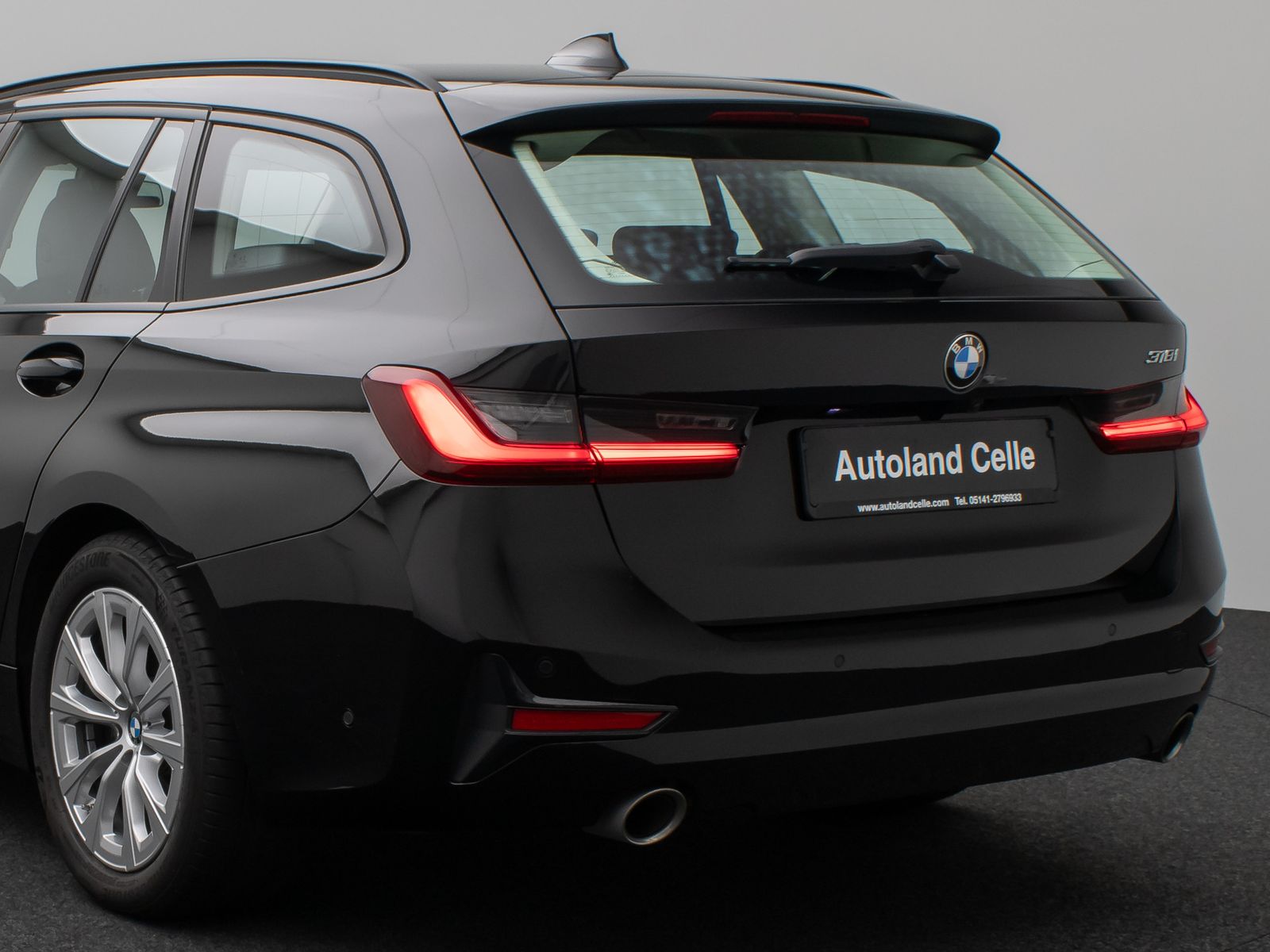Fahrzeugabbildung BMW 318i Kamera DAB HiFi CockPitPro Alarm LED Sport