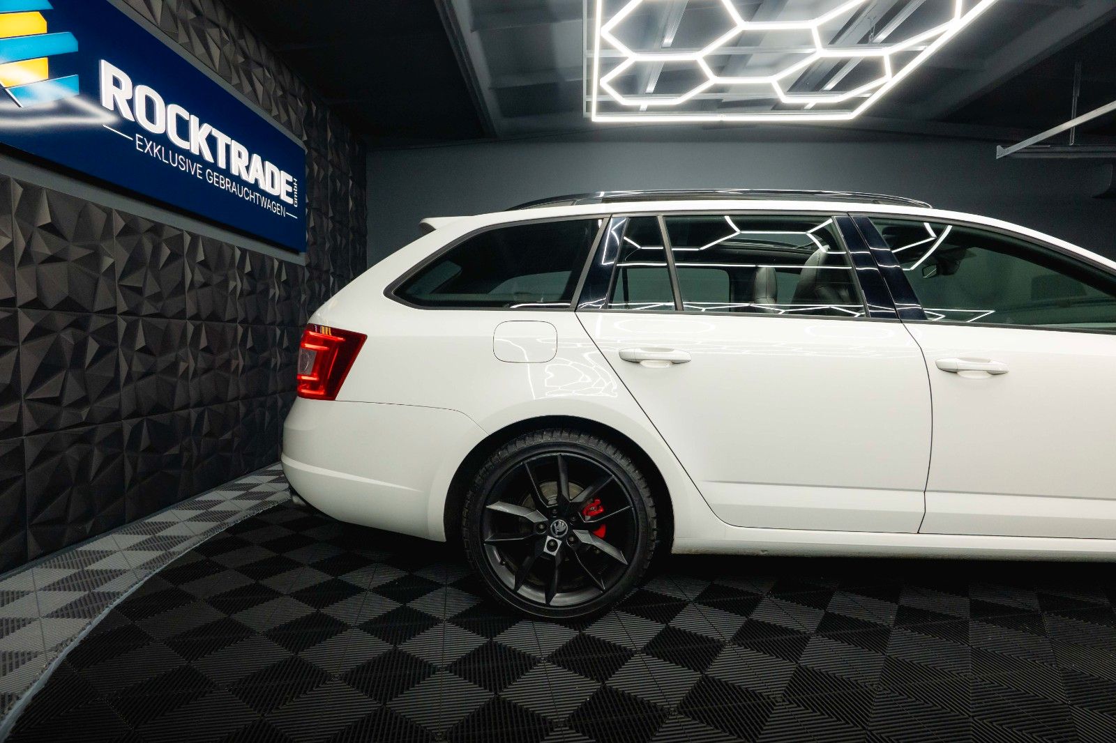 Fahrzeugabbildung SKODA Octavia 2.0 TDI RS 4x4 Performance *Pano*ACC*LED