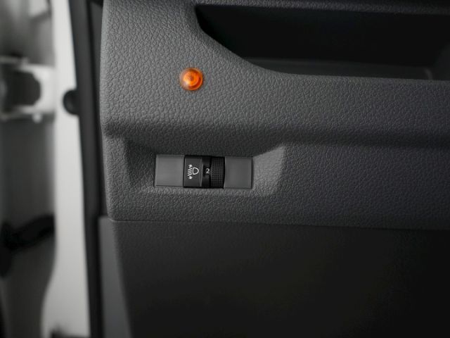 Vivaro C KOMBI M CDTI 9-SITZER+NAVI+SCHIEBETÜR R