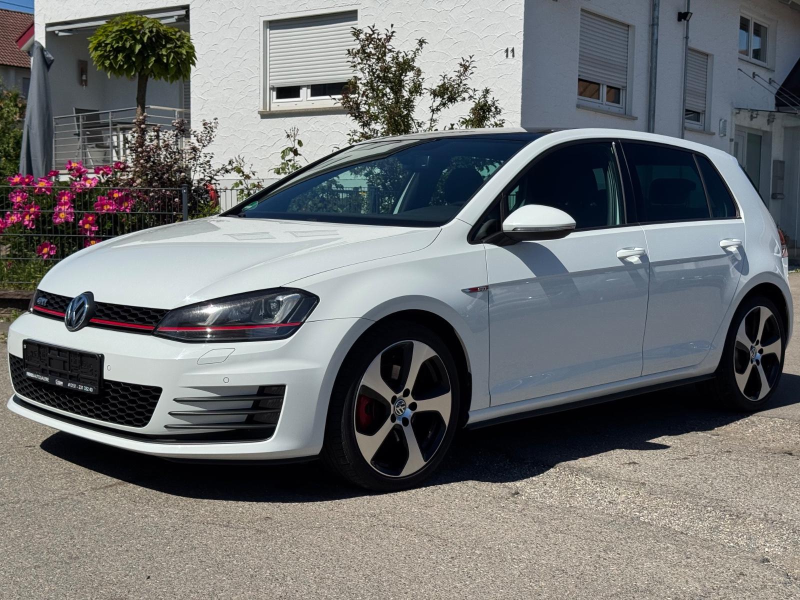 Volkswagen Golf VII Lim. GTI BMT*1.HAND*GARANTIE*SCHIEBEDAC