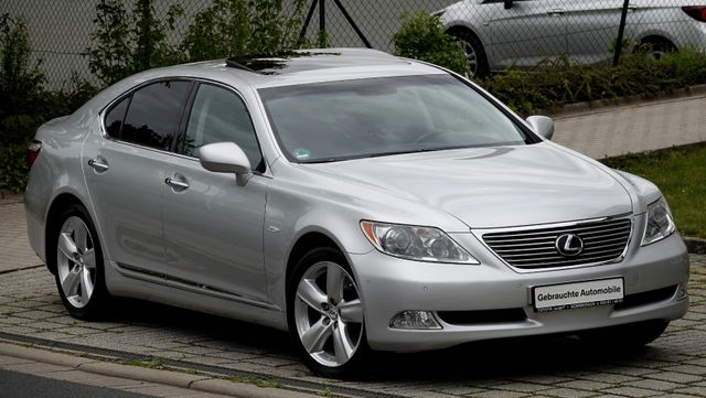 Lexus LS 460 *MARK LEVINSON* SCHECKHEFT* SEHR GEPFLEGT