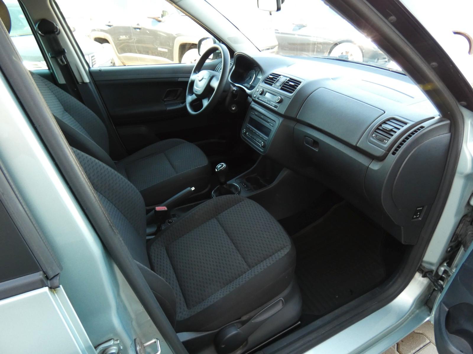 Skoda Fabia 2011 — photo 10