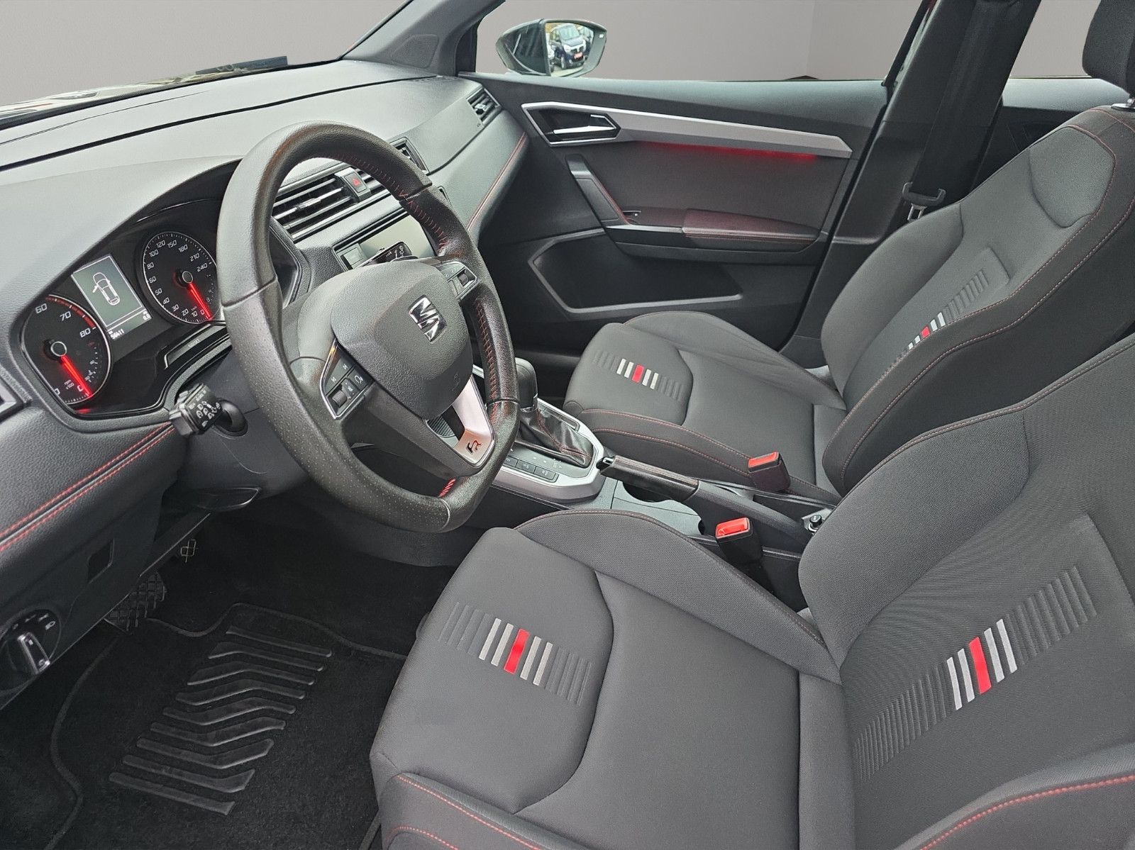 Fahrzeugabbildung SEAT Arona FR+DSG+Carplay+LED+AHK+PDC+AbstandTempomat