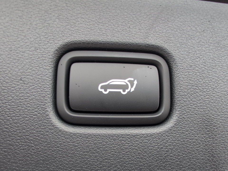 Fahrzeugabbildung Hyundai TUCSON HEV 1.6T 6AT 2WD PRIME 5J-GARANTIE LEDER+