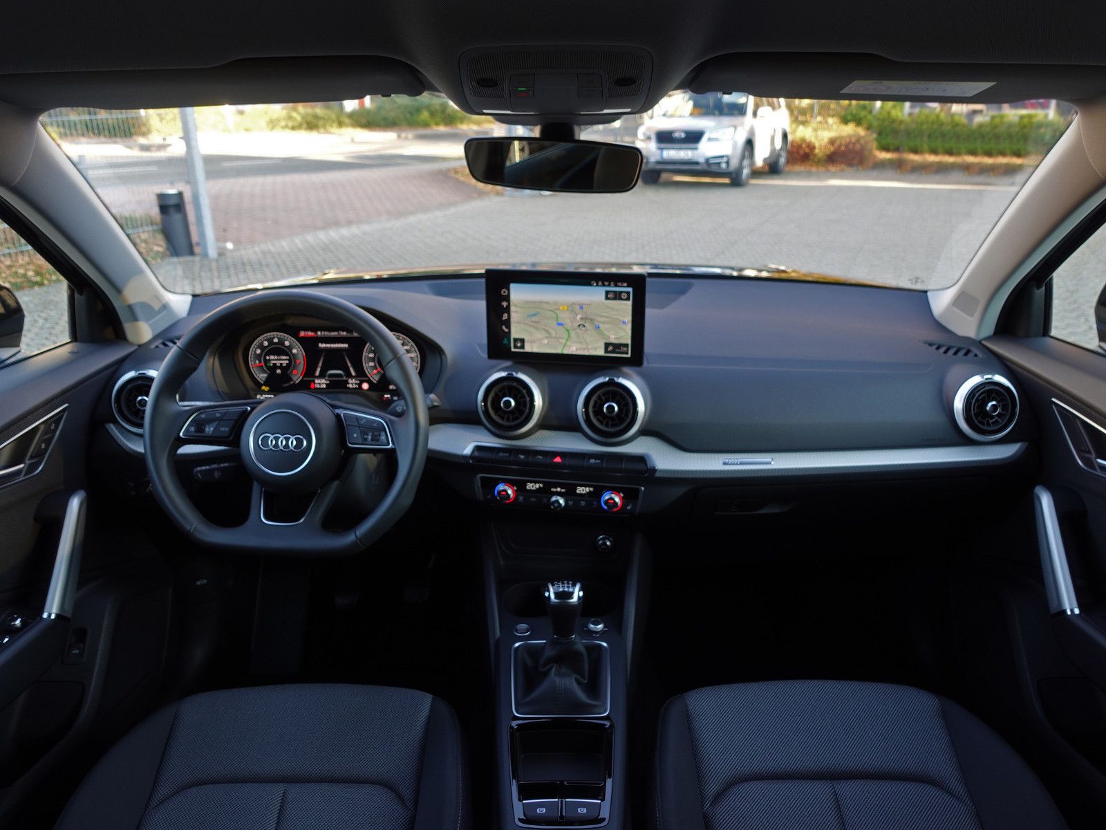 Fahrzeugabbildung Audi Q2 35 TFSI S line Matrix HiFi Kamera AHK ...