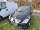 Mercedes-Benz B 180 CDI - Robuste 2 Liter Maschine - : Maschine
