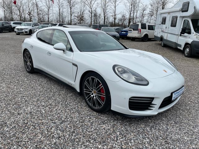 Porsche Panamera GTS