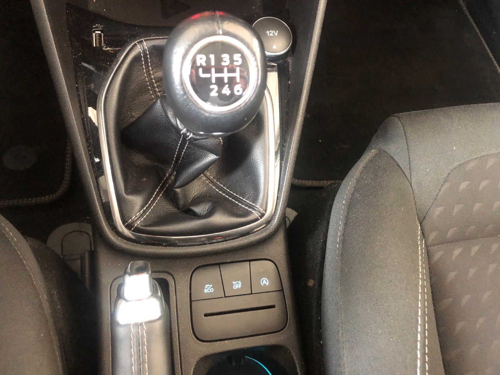 Fahrzeugabbildung Ford Fiesta Titanium