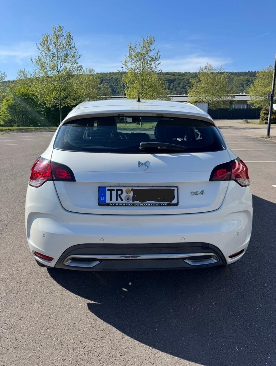 DS Automobiles Citroën DS4 1.6 BLUE-HDI 8V TURBO 120 PS