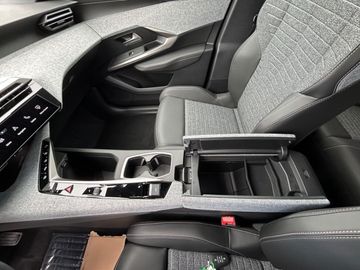 Peugeot 3008 Allure Hybrid 145 360° AHK SHZ NAVI LED