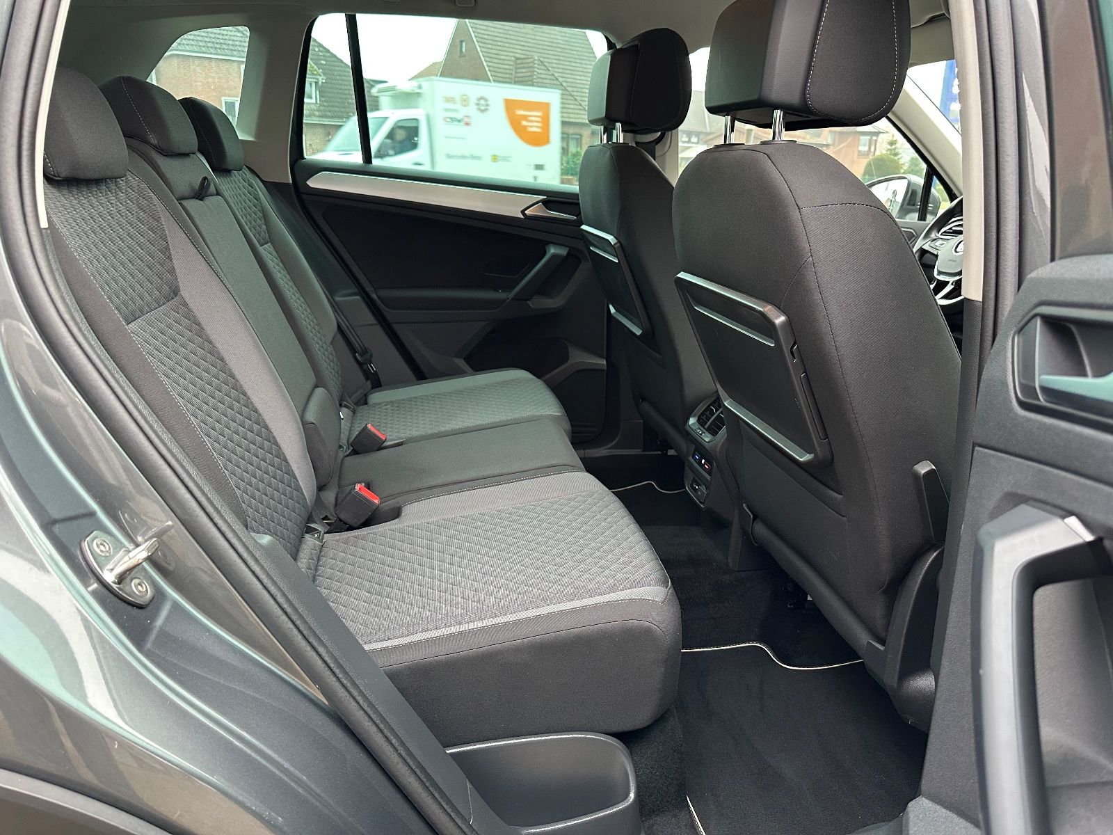 Fahrzeugabbildung Volkswagen Tiguan 1.5 TSI Comfortline DSG AHK/ACC/LED/Navi