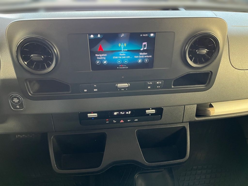 Fahrzeugabbildung Mercedes-Benz Sprinter 315 Kasten RWD L1H1 LED AHK Klima Navi