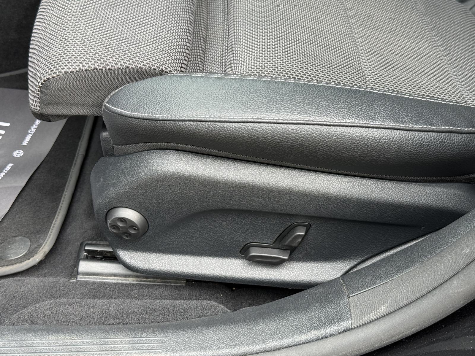 Mercedes-Benz E 200 d,T-M Avantgarde,T-Leder,R-Kam,Ambiente