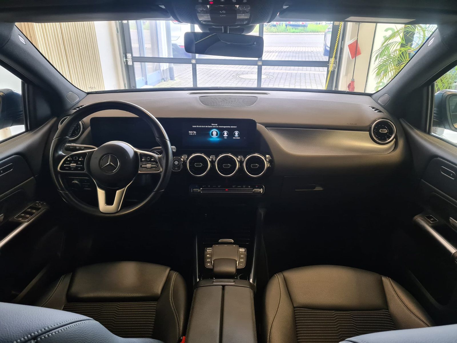 Fahrzeugabbildung Mercedes-Benz B 200 / KAMERA / NAVI / LED / AUTOMATIK