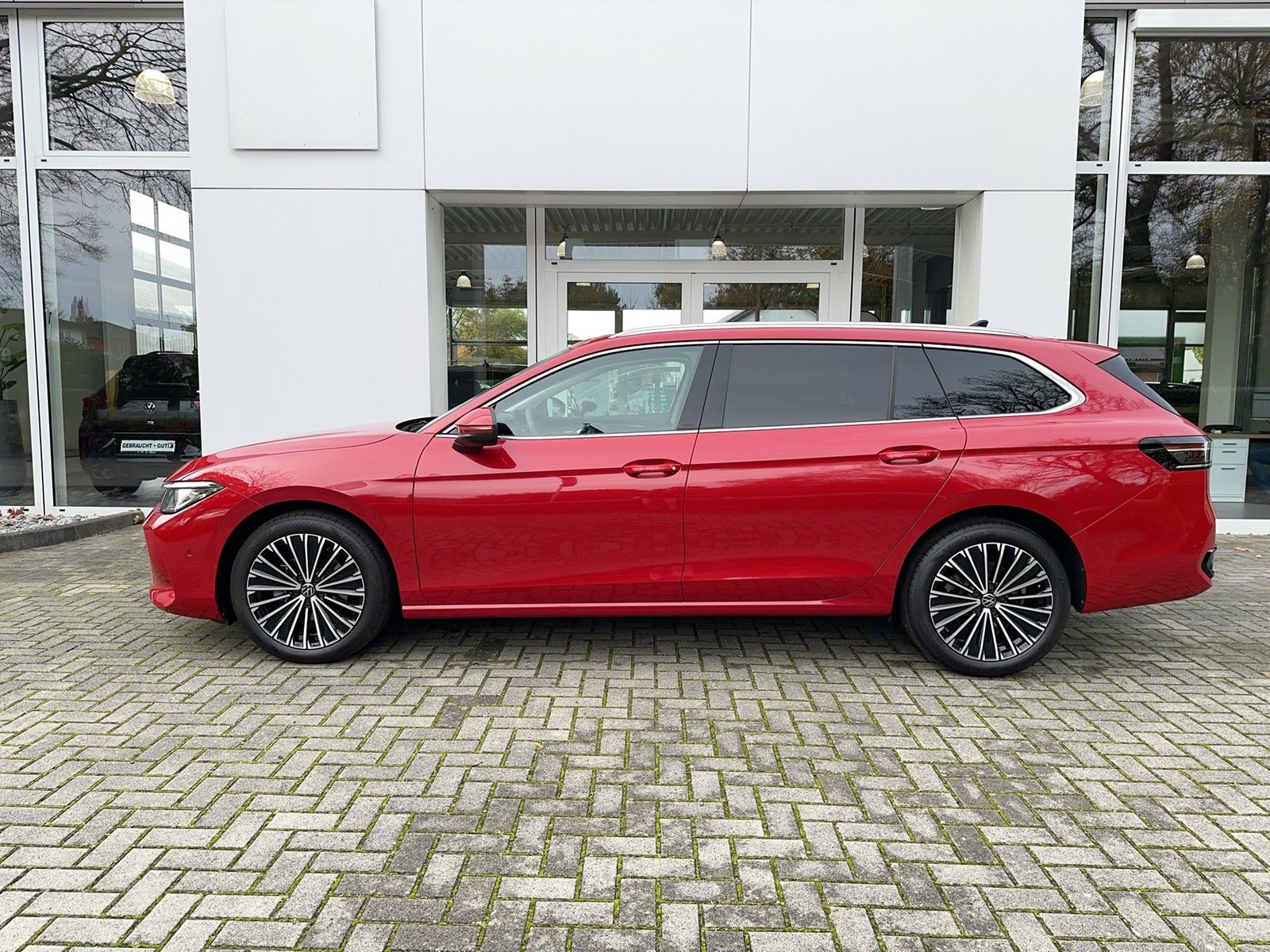 Volkswagen Passat Variant 2.0 TDI Elegance Navi Pano StaHz foto 2