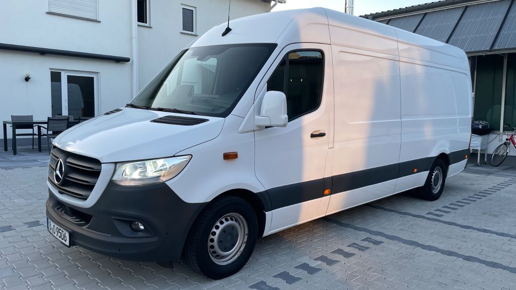 Image of Mercedes-Benz Sprinter