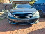 Mercedes-Benz S 320 CDI - - blaue Mercedes-Benz S 320
