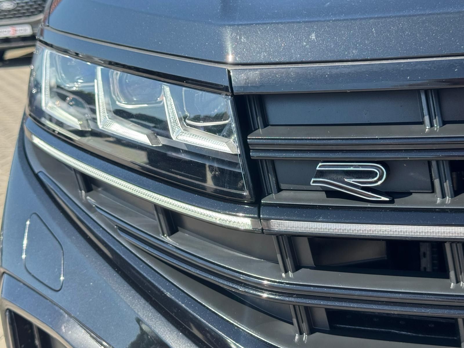 Fahrzeugabbildung Volkswagen Touareg 3.0TDI 4M R-Line VOLL Black 22" UPE 114T