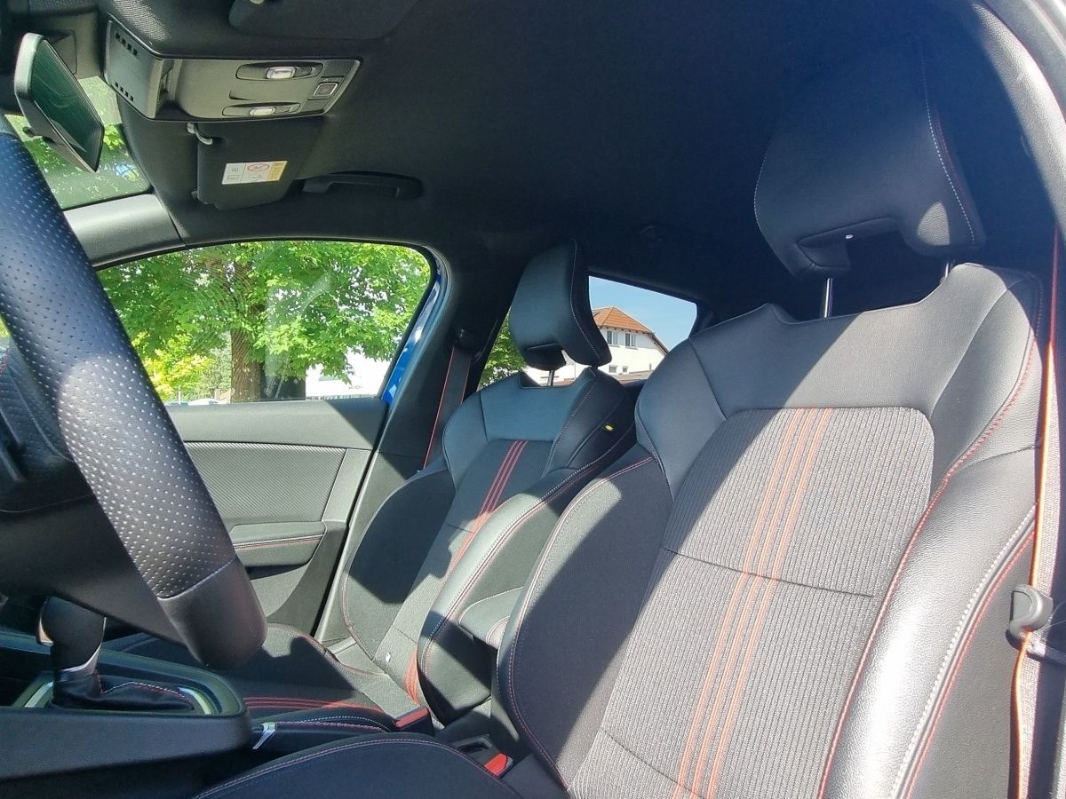 Fahrzeugabbildung Renault Clio INTENS TCe 130 EDC