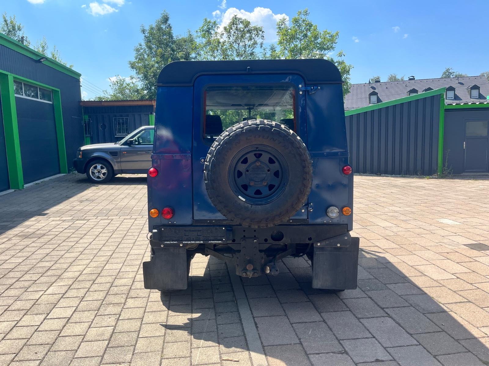 Land Rover Defender 2.5 TD5 90 E 122ch - Empattement court - CT récent - Carnet entretien - Attelage