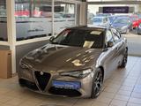 Alfa Romeo Giulia 2.0 Autom Leder Memory Xenon Navi Keyless - Alfa Romeo Giulia mit Benzin-Antrieb: Automatik