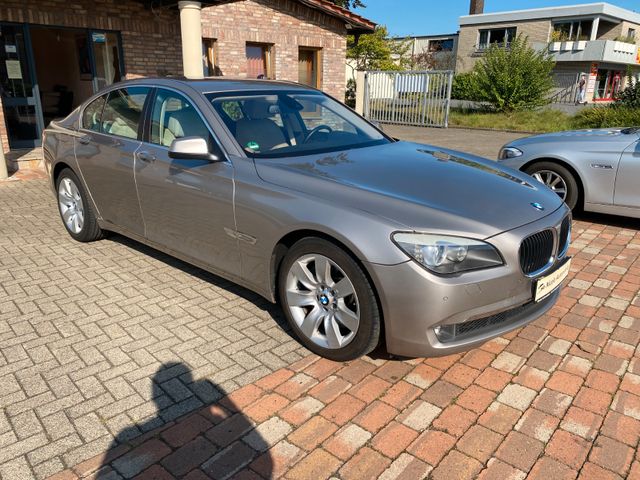 BMW 750i+Leder+Navi+Bi-Xenon+Top Zustand+