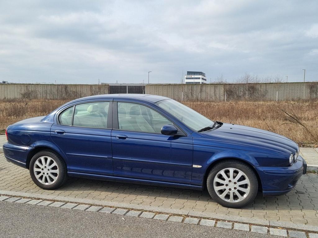 Jaguar X-Type