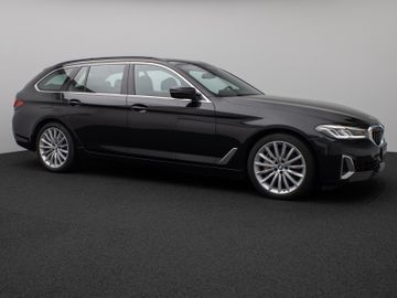 Fahrzeugabbildung BMW 530d xDr Tour Luxury Line ACC H/K Panorama DAB