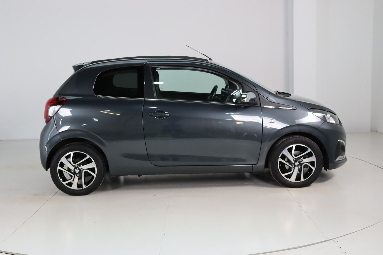 Fahrzeugabbildung Peugeot 108 TOP * Service + HU/AU neu * Pano * RFK Style