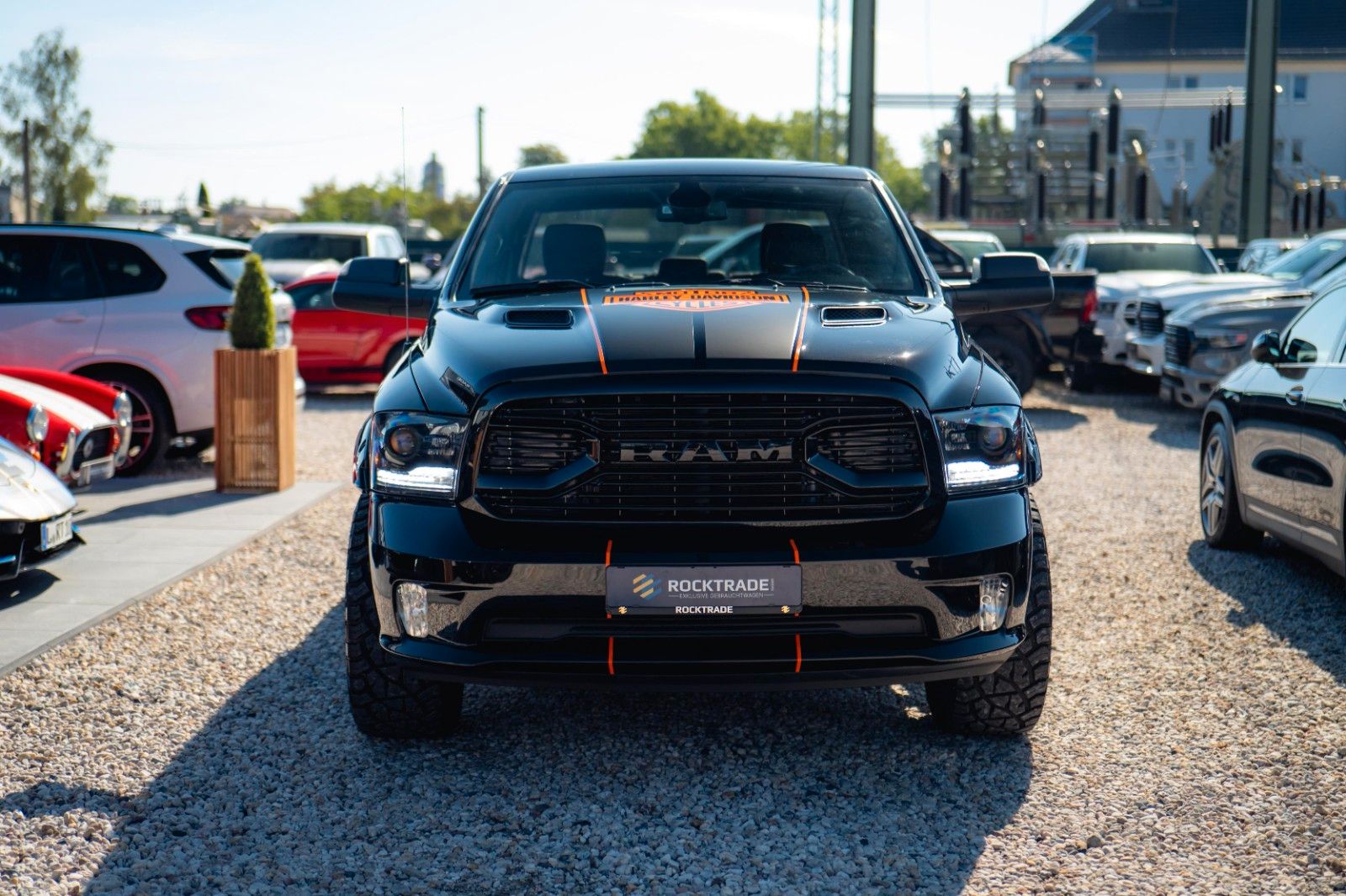 Fahrzeugabbildung Dodge RAM 5.7 V8 HEMI 4x4 OFFROAD Night HarleyDavidson