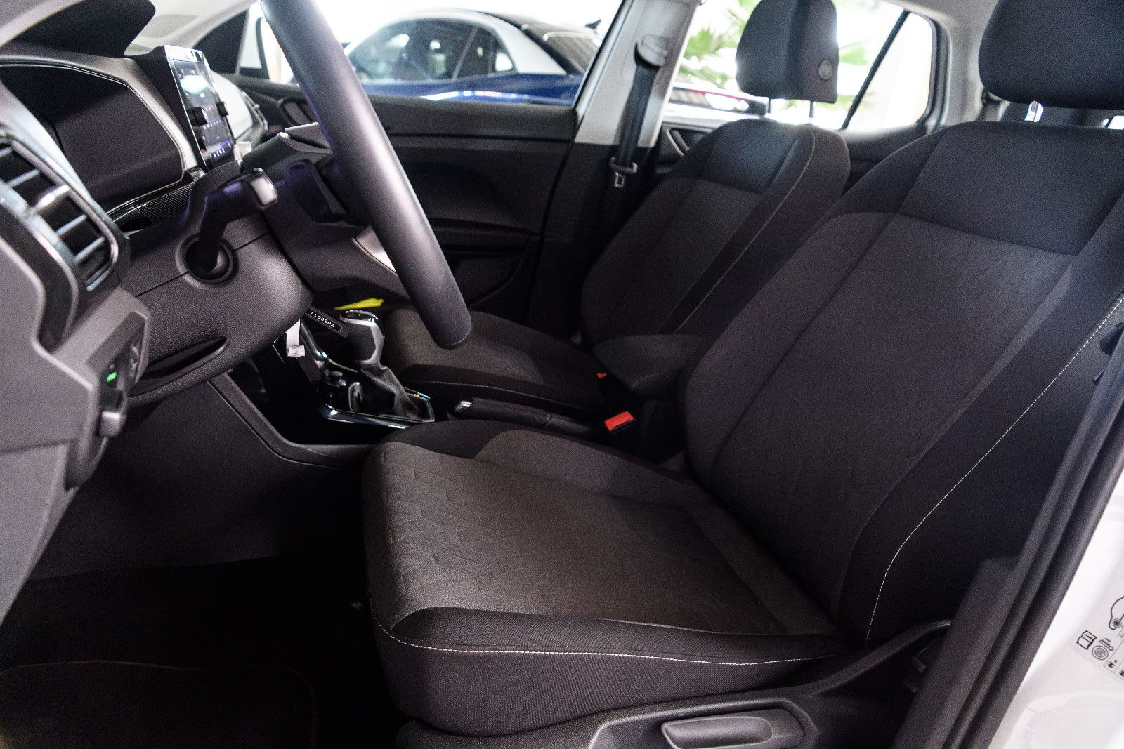 Fahrzeugabbildung Volkswagen T-Cross 1.0 TSI 85 kW Life +LED +ACC +Allwetter