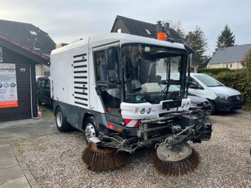 Fahrzeugabbildung Hako RAVO 560 Maxikompakt Kehrmaschine*KeinHako*
