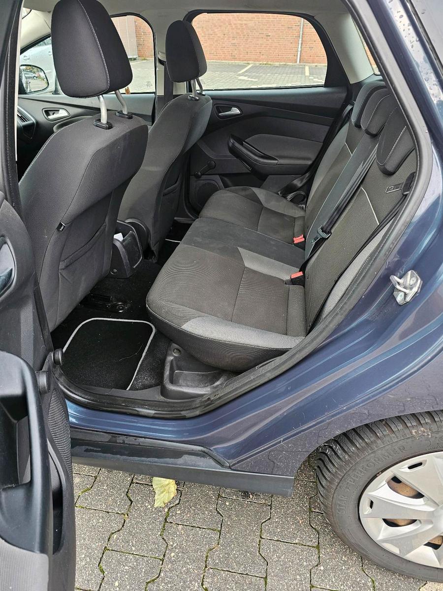 Ford Focus 2012 — photo 11