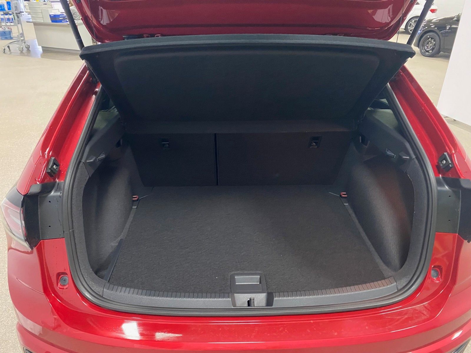 Fahrzeugabbildung Volkswagen Taigo 1.5 TSI DSG R-LINE+Black Style+ACC+Matrix+