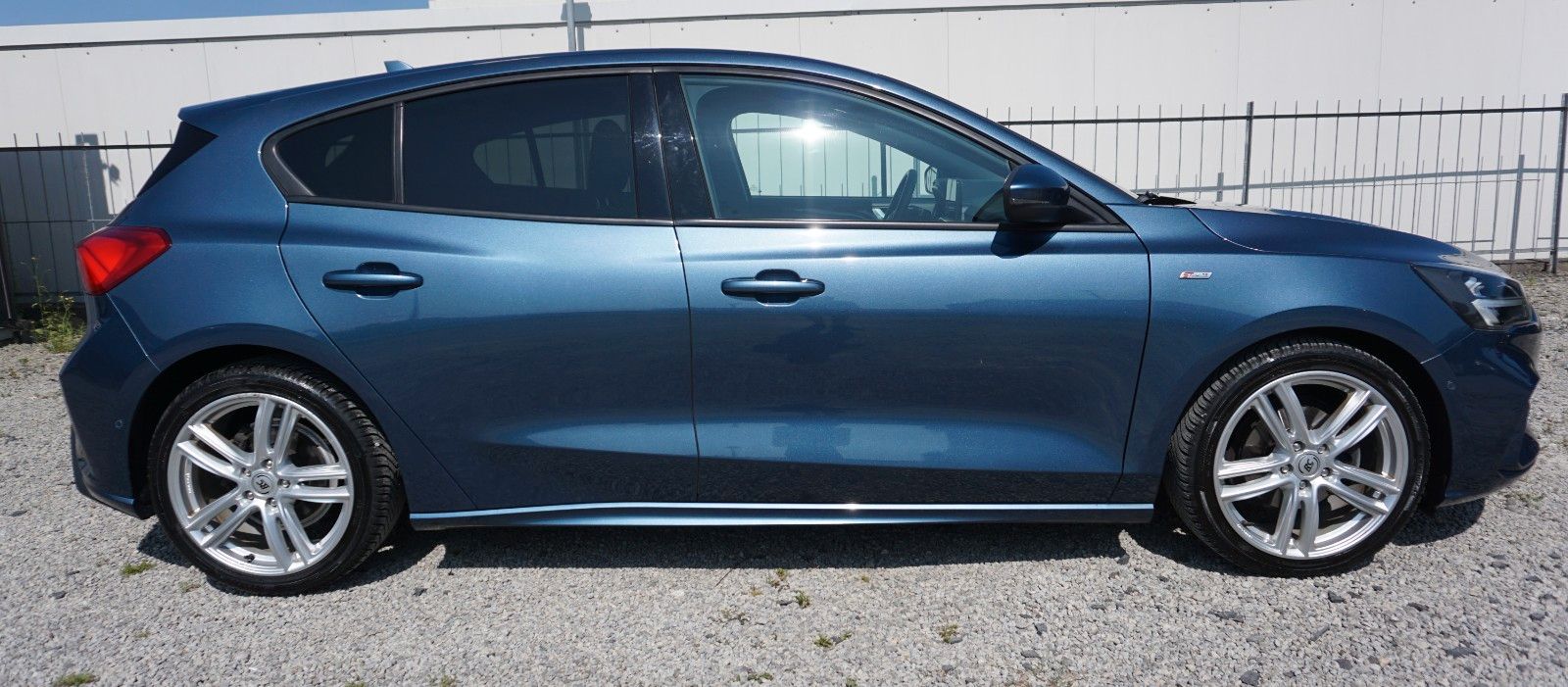 Fahrzeugabbildung Ford Focus Lim. ST-Line, LED, B&O Sound, Navi, Sport