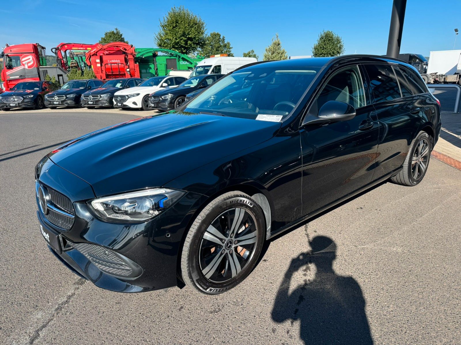 Fahrzeugabbildung Mercedes-Benz C 300e T Avantgarde AHK+Distr+Night+Ambiente+RFK
