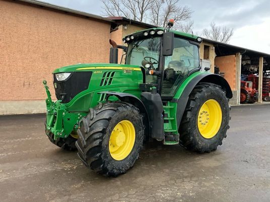 John Deere 6215R *Auto Quad*