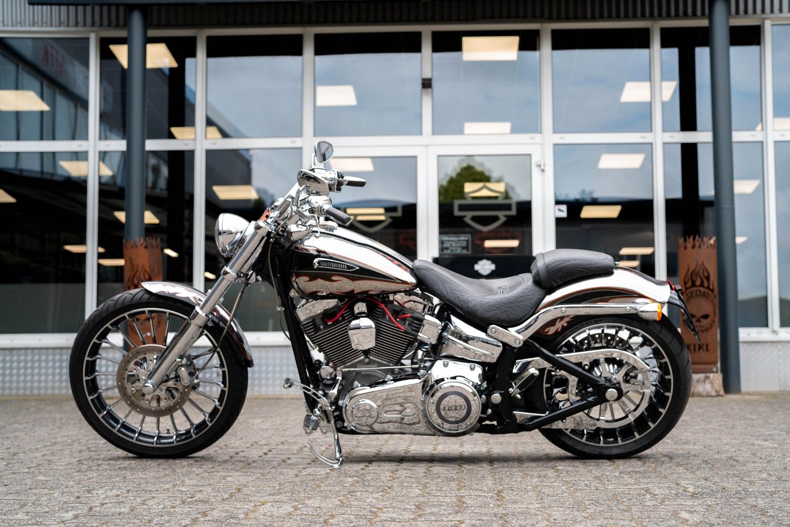 Fahrzeugabbildung Harley-Davidson FXSBSE CVO Breakout 110 cui - Twin Cam - Jekill