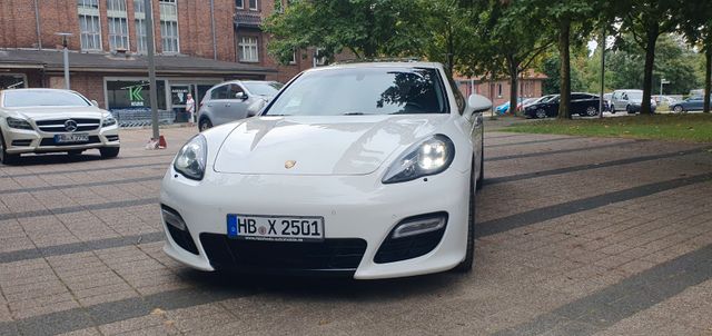 Porsche Panamera Turbo PDK