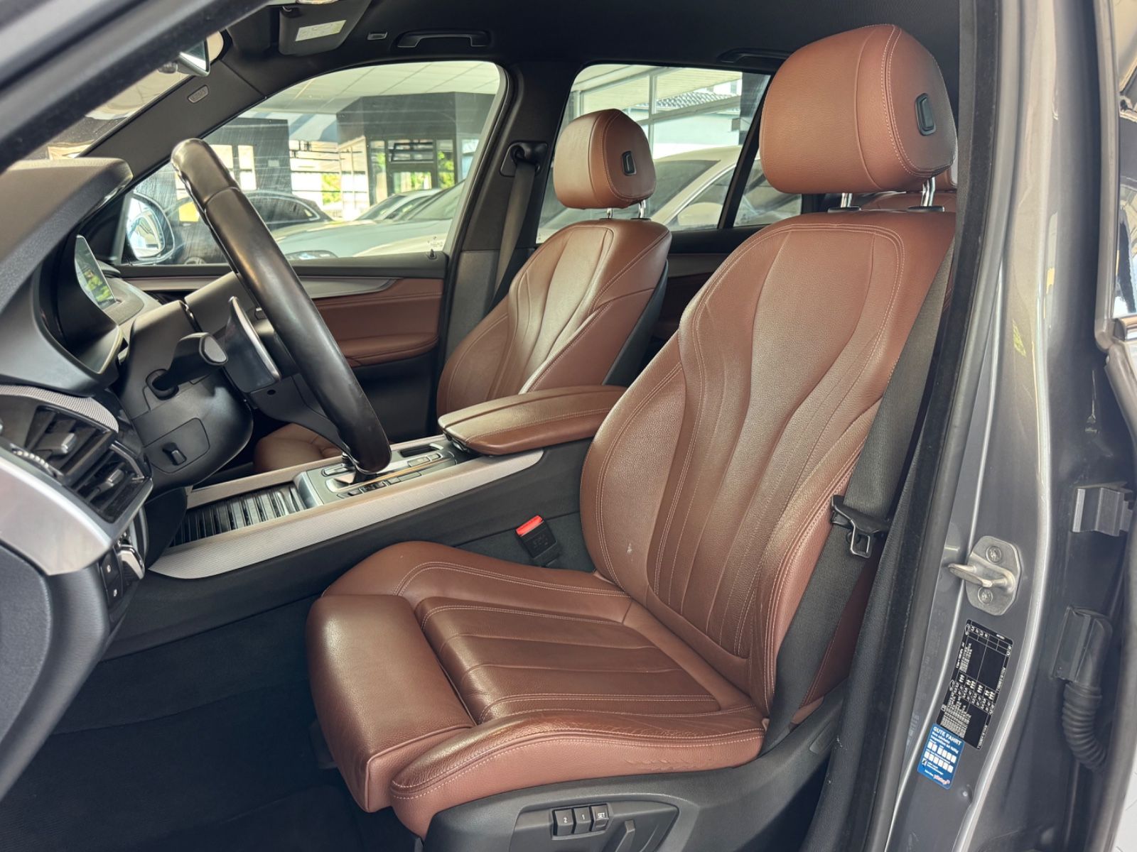 Fahrzeugabbildung BMW X5 sDrive 25 d/M-Paket/Leder/AHK/R-Cam/Xenon/SHZ