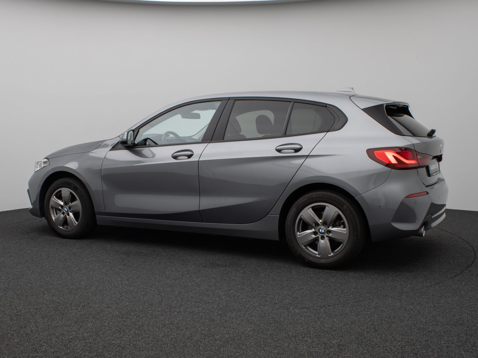 Fahrzeugabbildung BMW 118i Kamera DAB Lordos CockPitPro Lenkrhzg LED