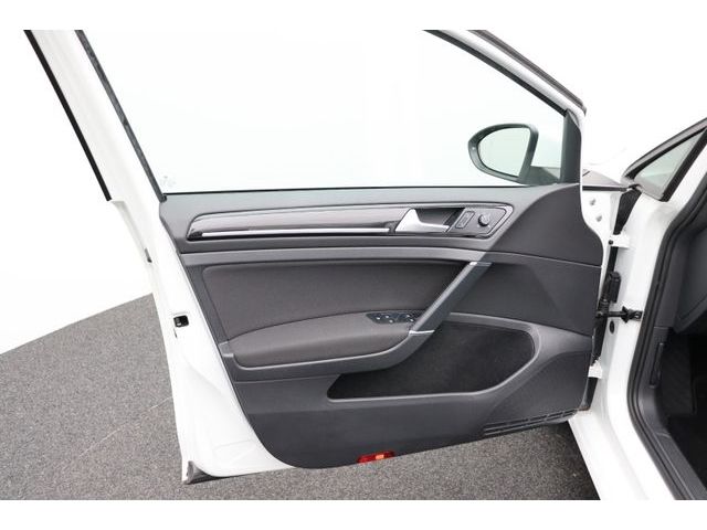 Fahrzeugabbildung Volkswagen Golf VII 1.5 DSG Highline