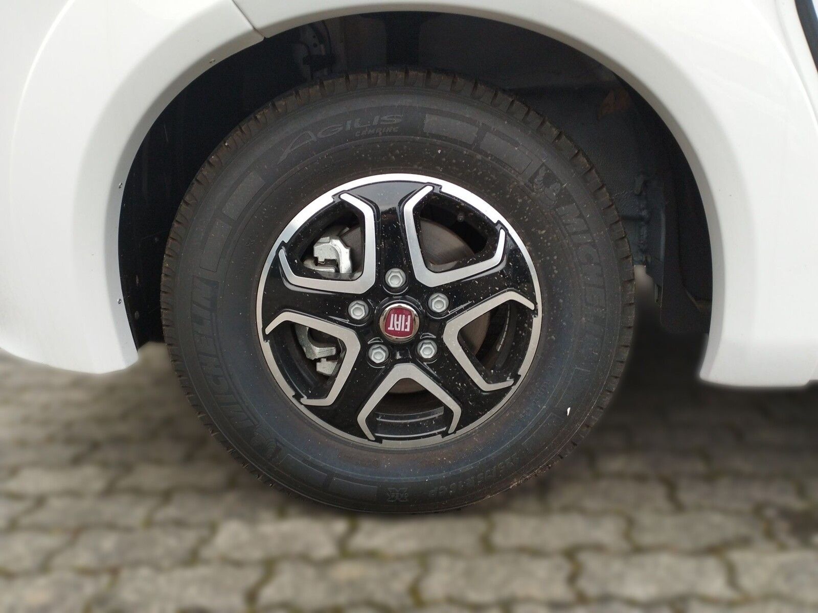 Fahrzeugabbildung Eura Mobil Integra Line IL 720 EF SAT, SOLAR, LUFTFEDERUNG