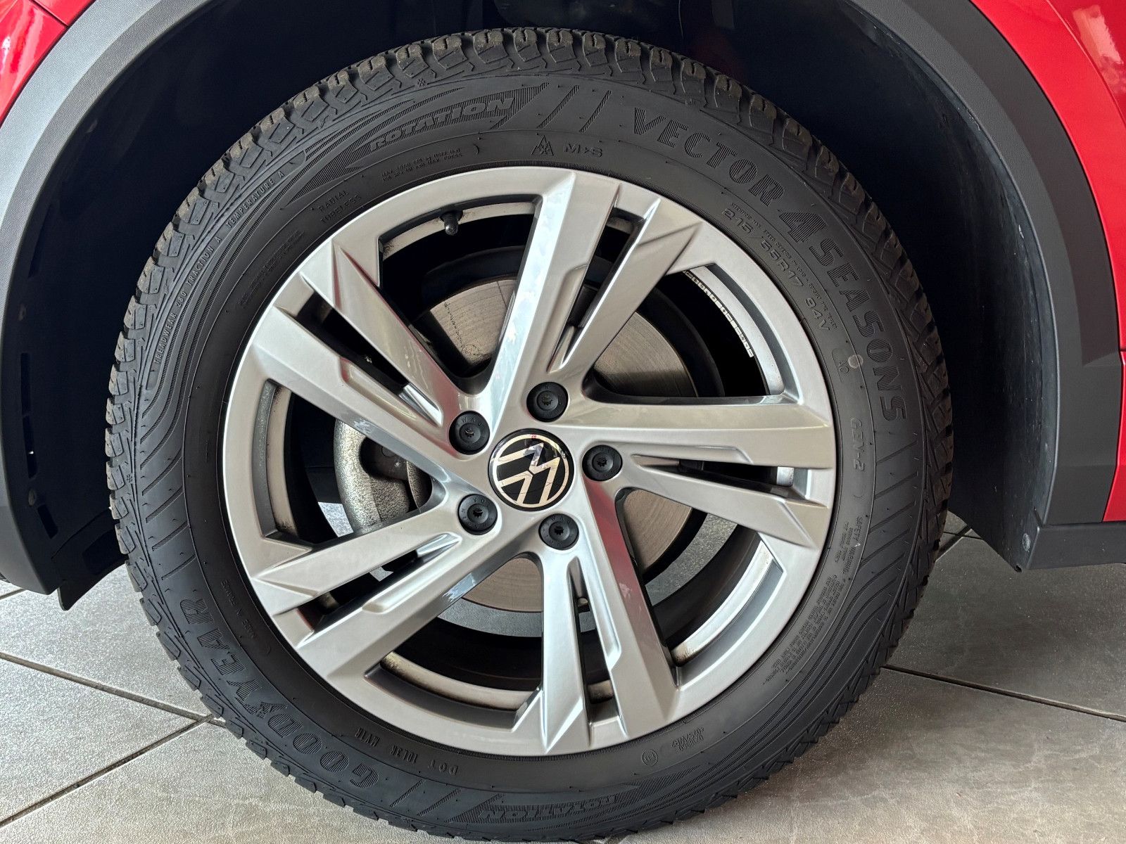 Fahrzeugabbildung Volkswagen T-Roc R-Line 1.0 TSi +AHK +Kamera +ACC +LED Plus